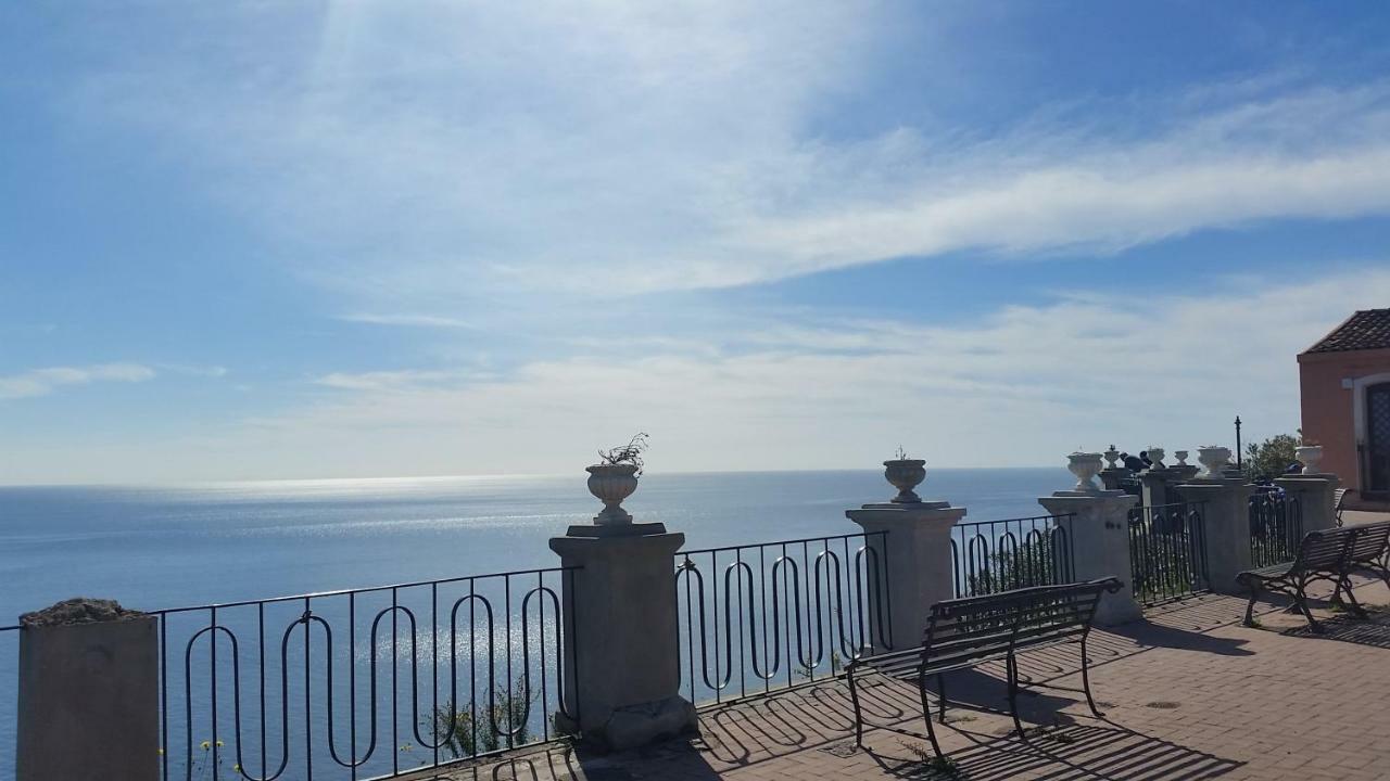L.T. Metis Hotel Acireale Kültér fotó